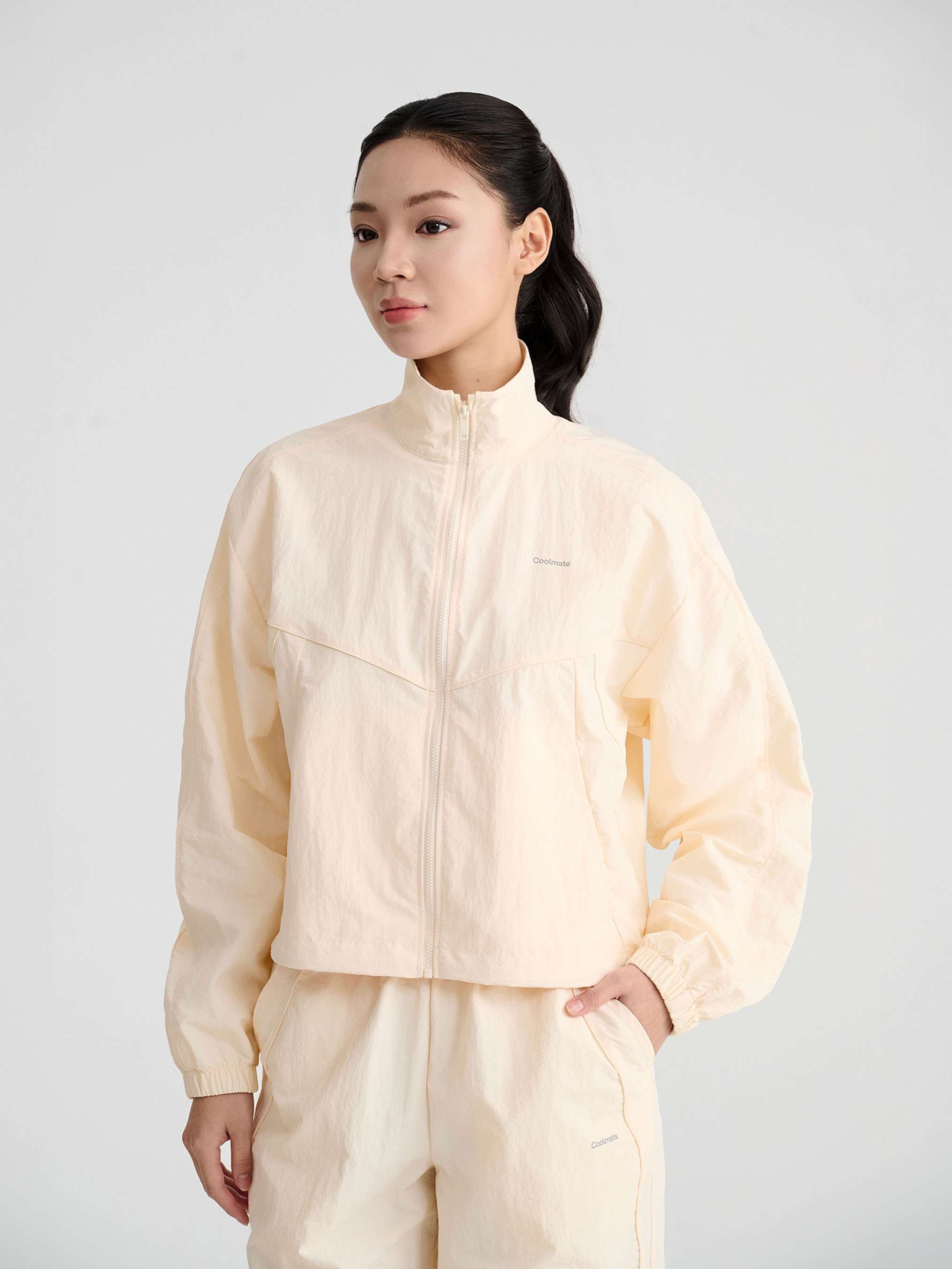 Áo khoác nữ Track Jacket Windbreaker khoá kéo
