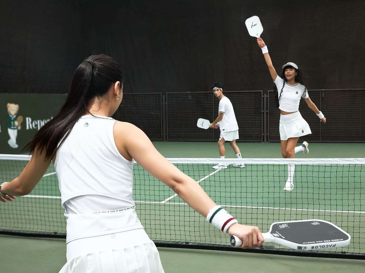 Outfit năng động của quần áo pickleball nữ thương hiệu Coolmate