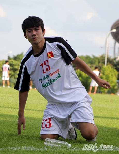 Trần Minh Vương HAGL - chàng tiền vệ từng ngồi ghế dự bị