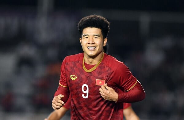 Cầu thủ Hà Đức Chinh tiền đạo đội tuyển Việt Nam