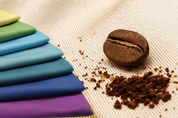 Với sự phát triển của công nghệ dệt may, ta đã có thể tái sử dụng bã cà phê để trở thành một nguồn tài nguyên mới