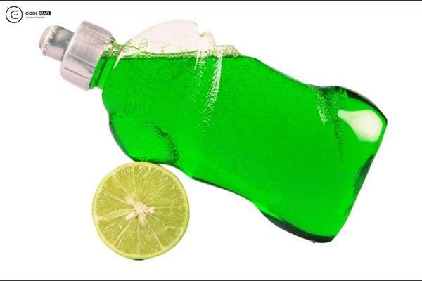 Cách làm sáng bạc bằng nước rửa chén và chanh