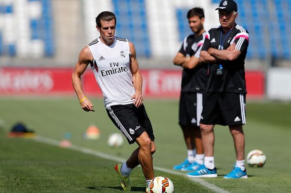 Gareth Bale và chiếc vòng tay Livestrong quen thuộc