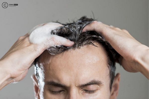 Sử dụng dầu xả chăm sóc tóc rễ tre