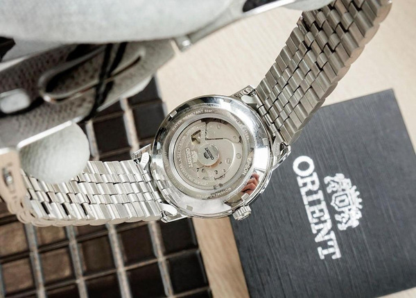 mẫu đồng hồ orient nam dây kim loại