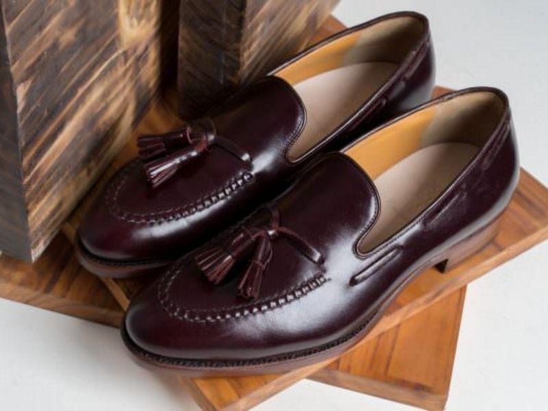 Tassel Loafer được đánh giá cao về độ bóng mượt và bền bỉ