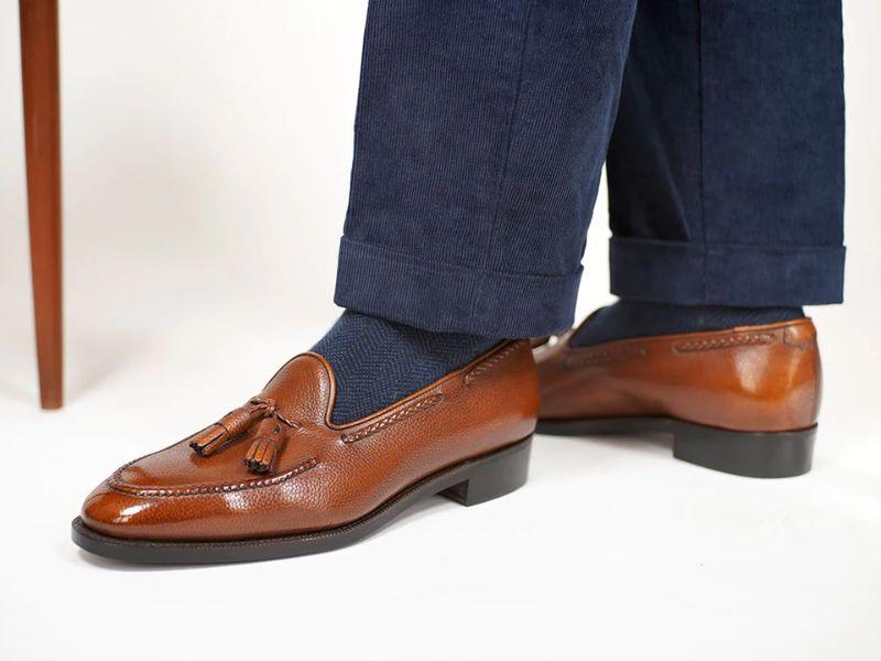 Giày Tassel Loafer thiết kế không dây cực linh hoạt