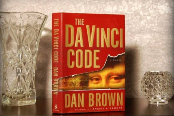 Mật mã Da Vinci của nhà văn Dan Brown là một trong những truyện trinh thám xuất sắc mọi thời đại