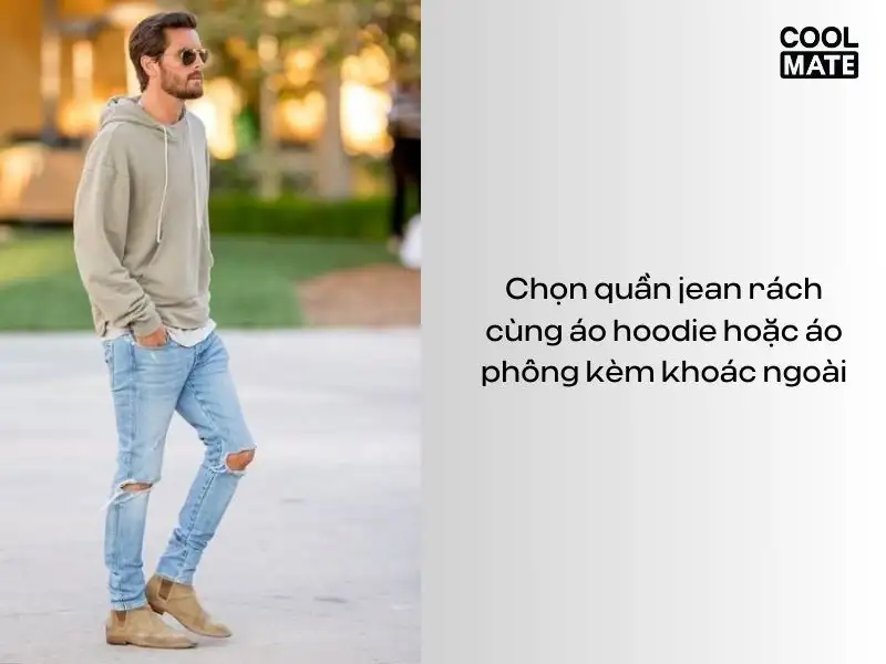 Chọn quần jean rách cùng áo hoodie hoặc áo phông kèm khoác ngoài