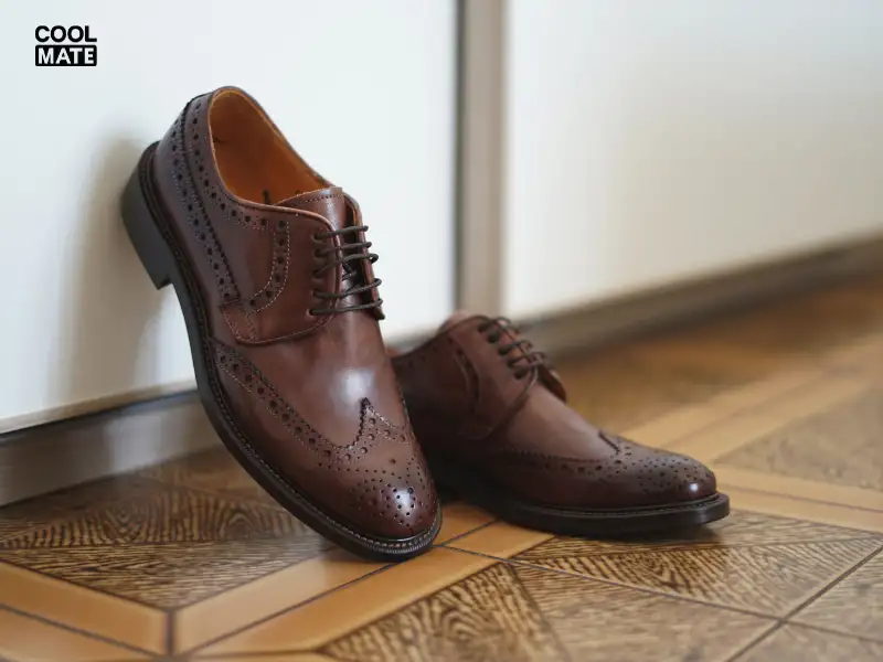 Giày Derby Brogue với họa tiết đục lỗ tinh tế