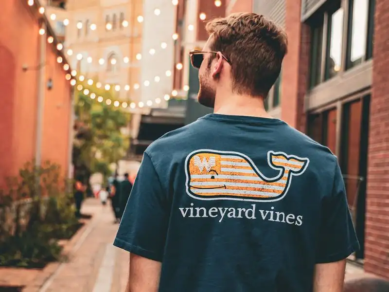 Áo thun nam thương hiệu Vineyard Vines