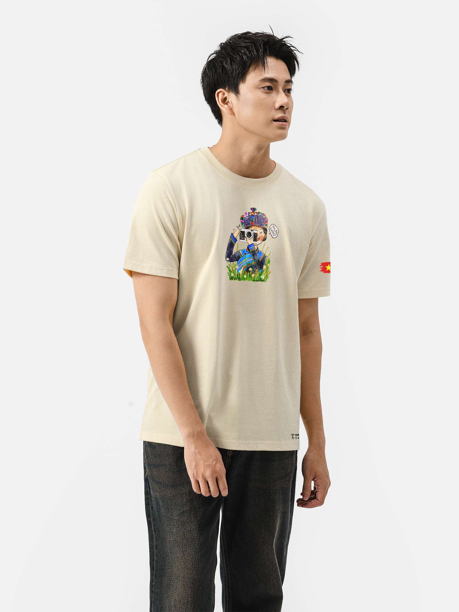 Áo in C&S Kỷ yếu trên bản - Em chụp ảnh