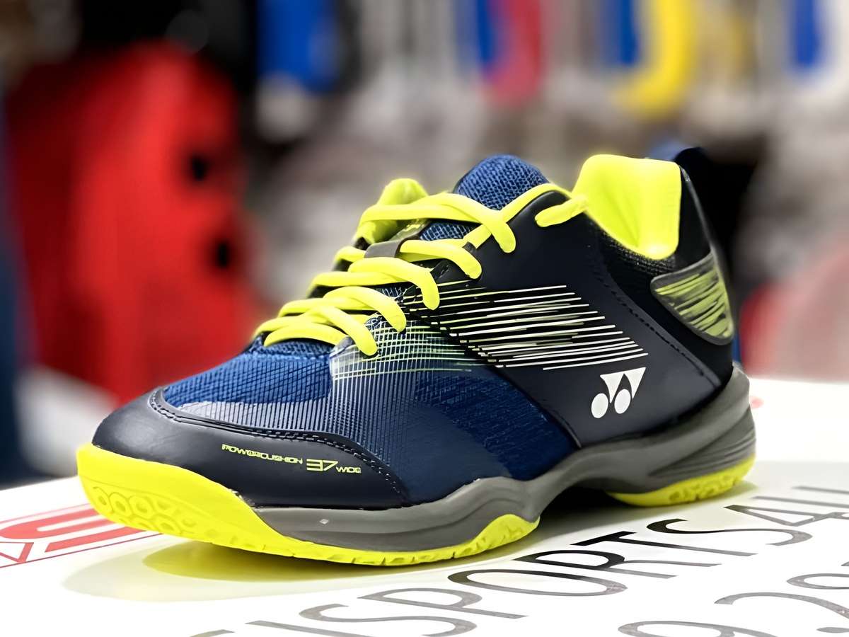 Cách buộc dây giày cầu lông kiểu Window Lacing