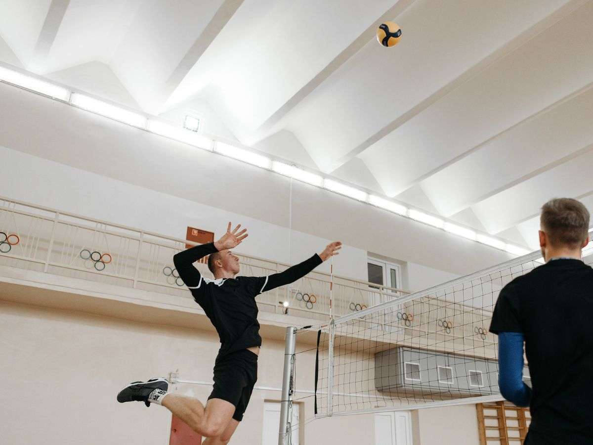 Chọn đúng áo bóng chuyền giúp tối ưu sự vừa vặn và sự thoải mái