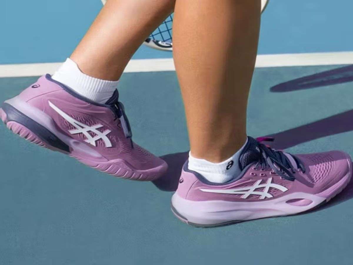 Vị thế của Asics trên sân cầu lông