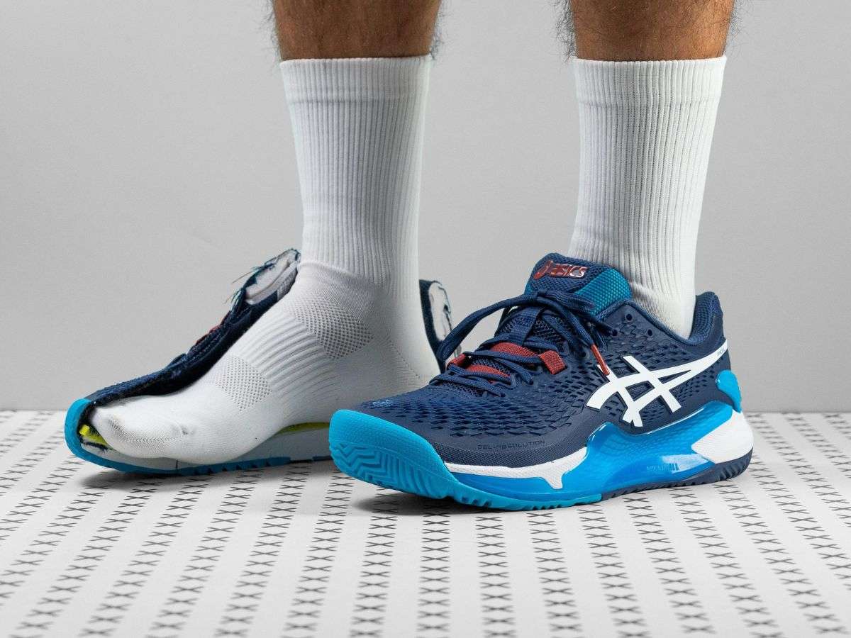 Form giày Asics ôm chân và hỗ trợ tối ưu
