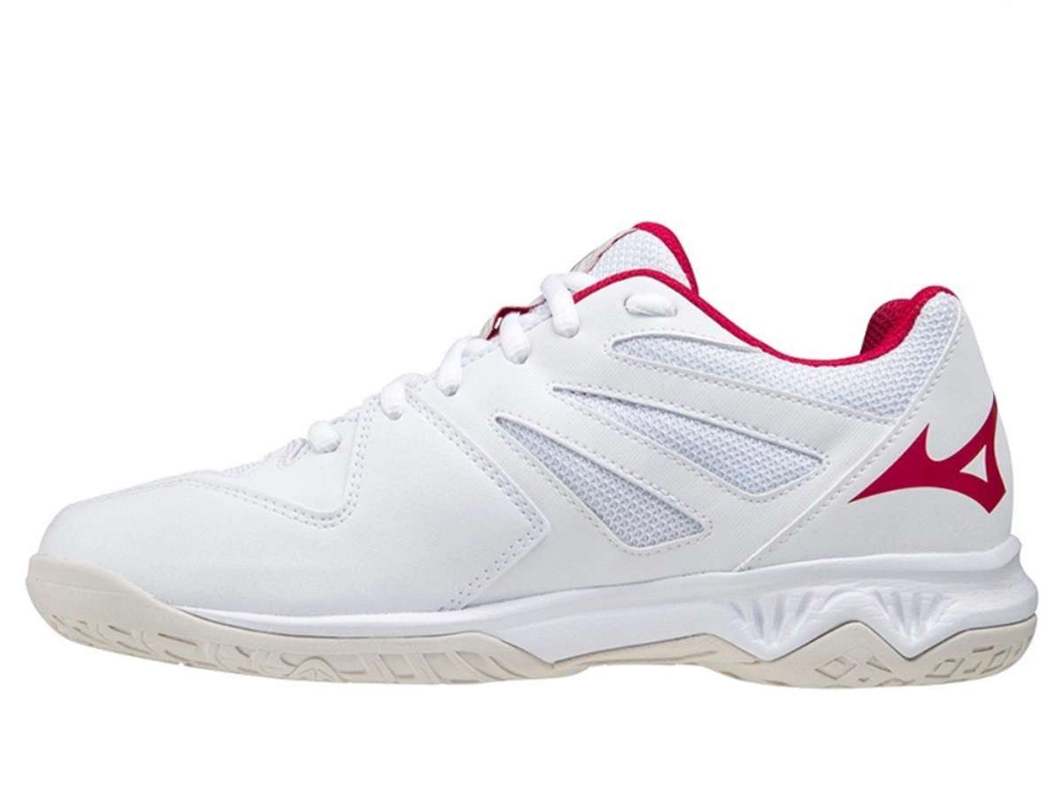 Giày Mizuno Thunder Blade 3 có giá thành hợp lý, tiết kiệm 