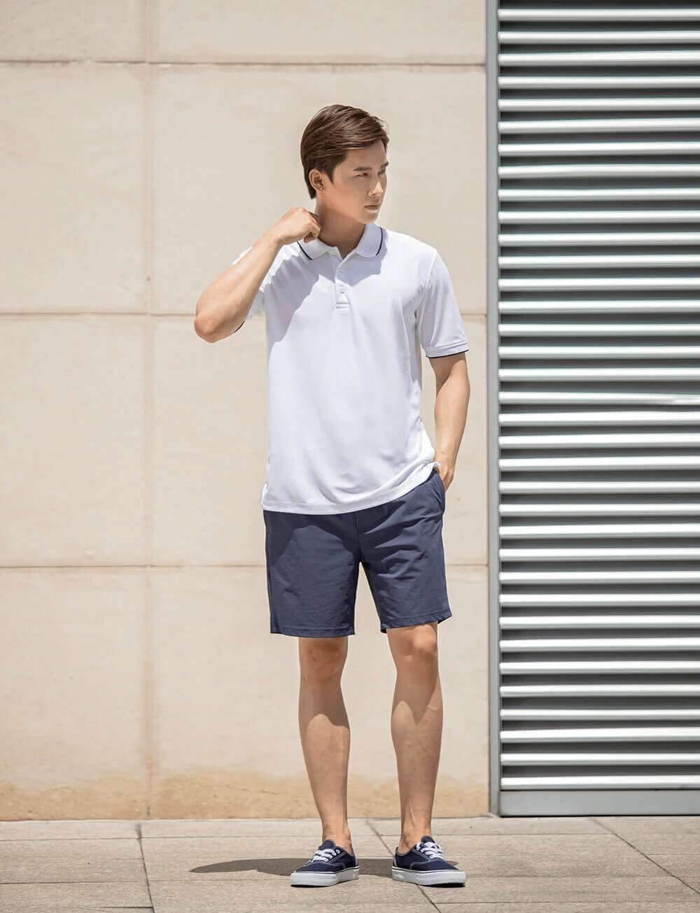 Mix áo polo nam cùng quần short nam tự tin xuống phố