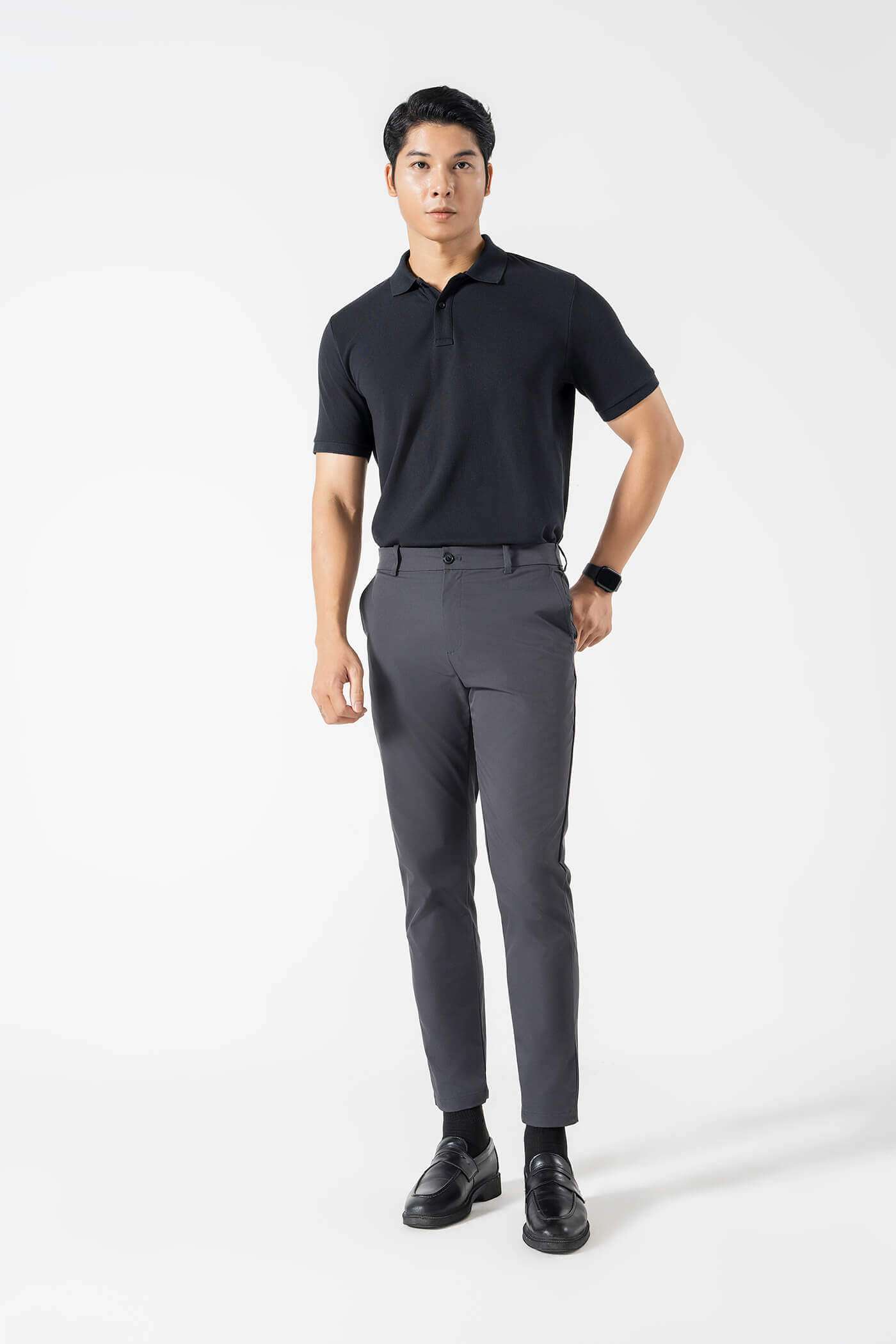 Phối đồ áo polo nam Pique Cotton đen với quần tây