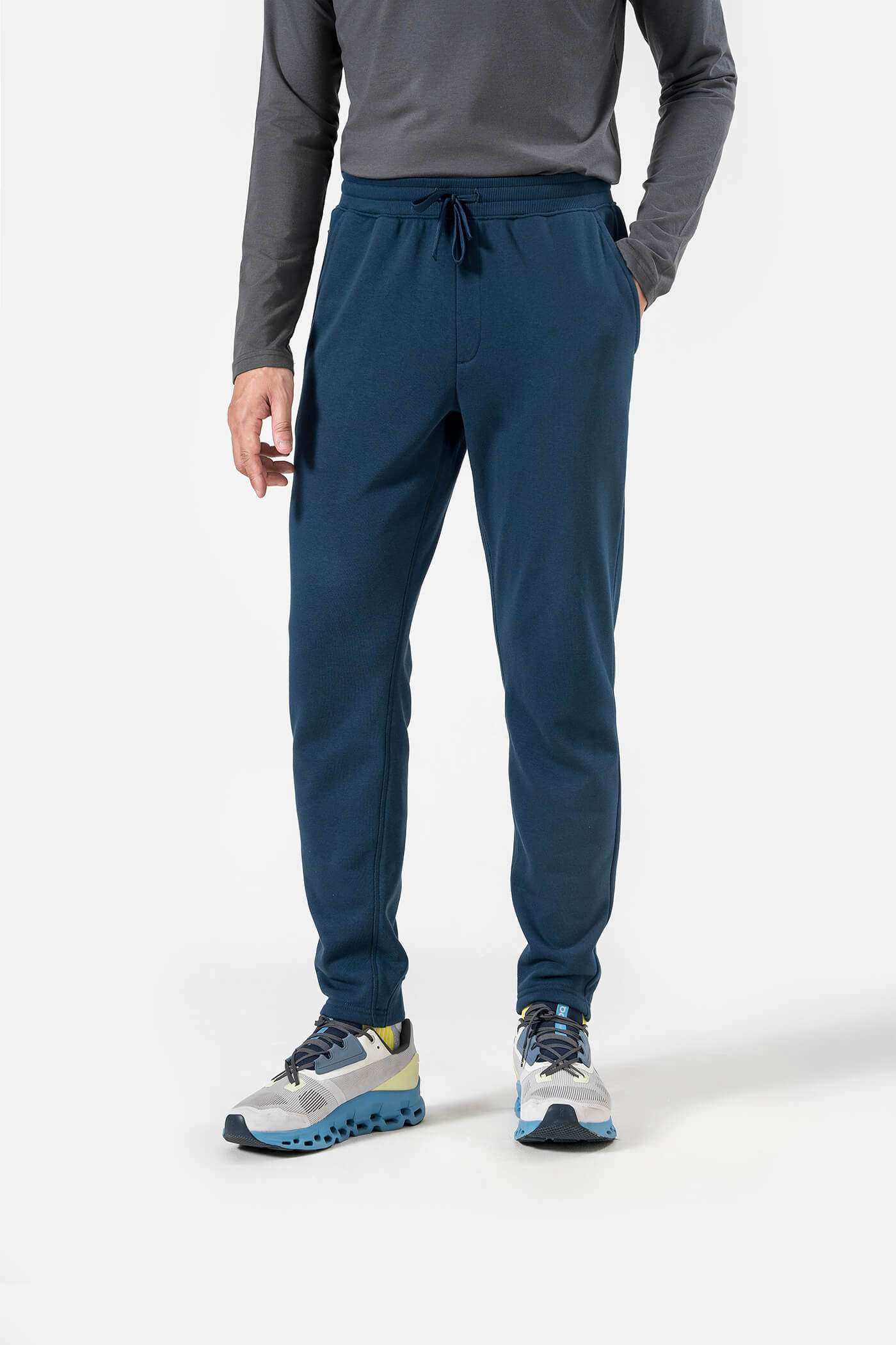 Quần Nỉ Jogger Essentials