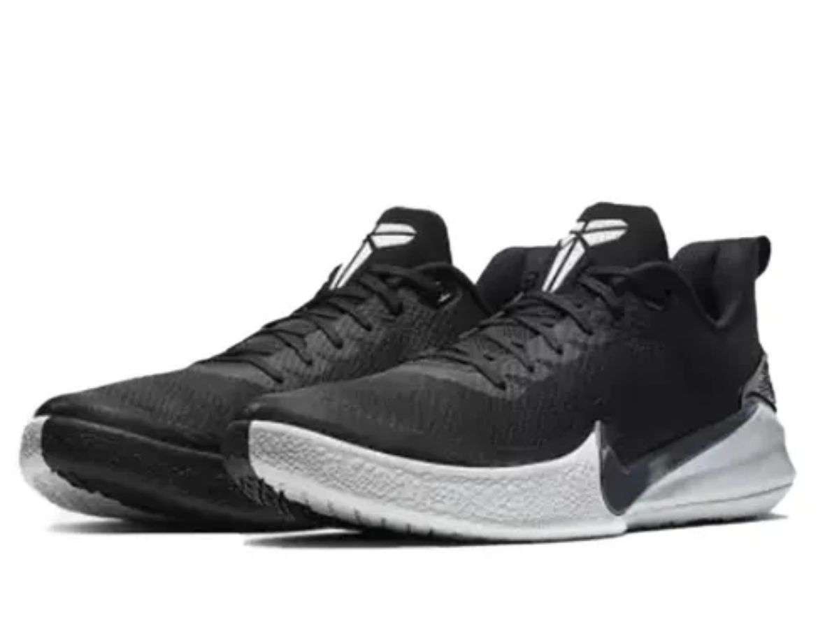 Chất liệu và cấu tạo giày cầu lông Nike