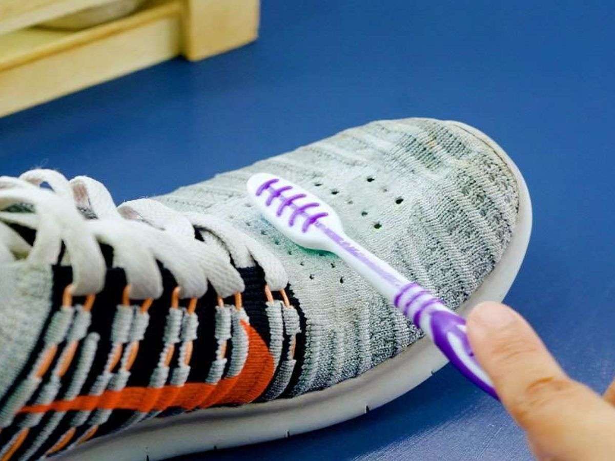 Cách vệ sinh và bảo quản giày cầu lông Nike