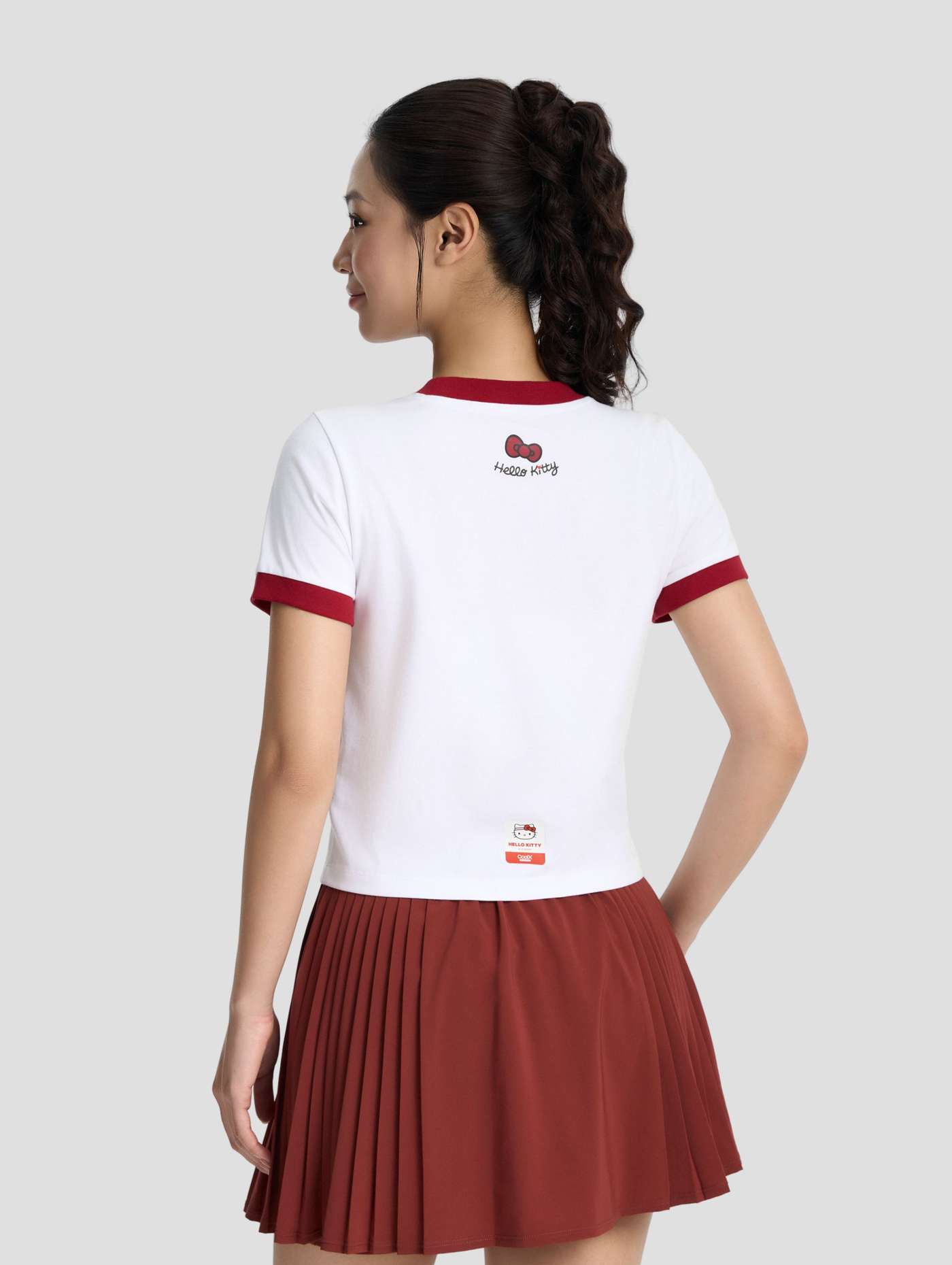 Áo thun cotton Slim Fit phối bo viền Kitty is Winking - undefined
