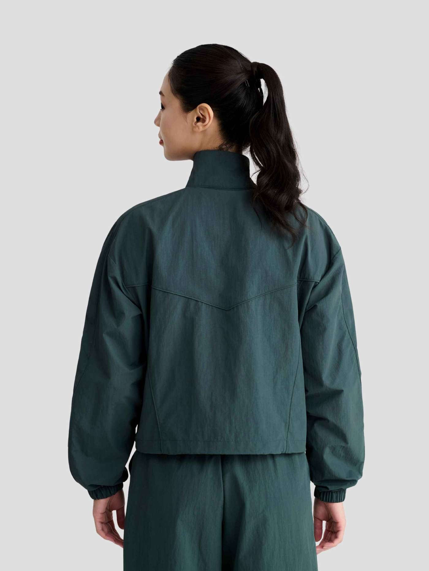 Áo khoác nữ Track Jacket Windbreaker khoá kéo - undefined