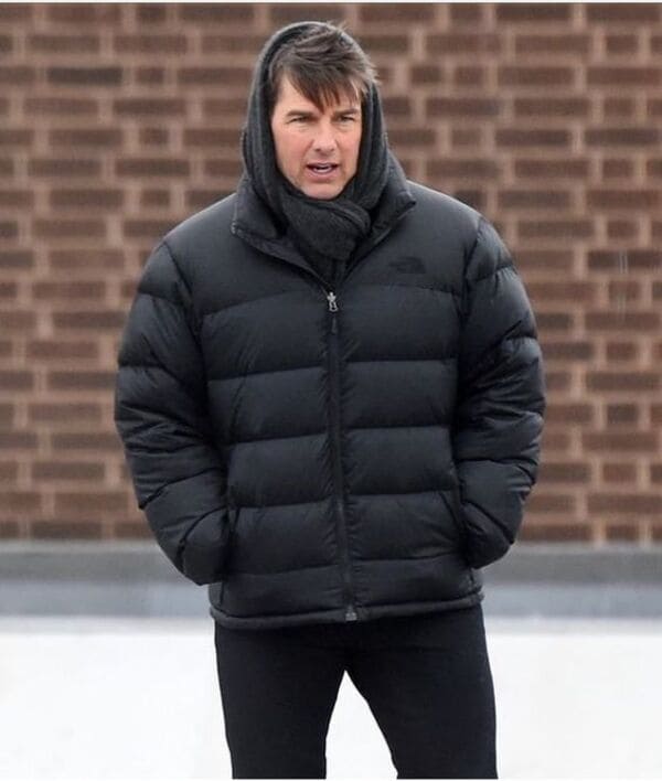 Tom Cruise khi diện áo phao to trông có phần "dễ thương" hơn so với hình tượng vốn có