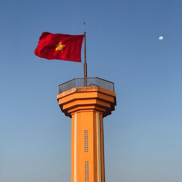 Cột cờ tổ quốc nơi đánh dấu chủ quyền lãnh thổ của Việt Nam (Ảnh: @ynonlqo)