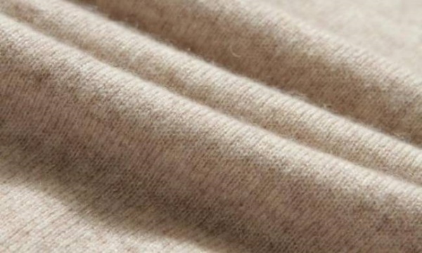 Khăn quàng cổ nam cashmere có chất lượng cực kỳ tốt và độ mềm mịn đáng kinh ngạc