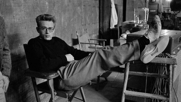 Nam diễn viên nổi tiếng với vai diễn trong phim Rebel Without a Cause
