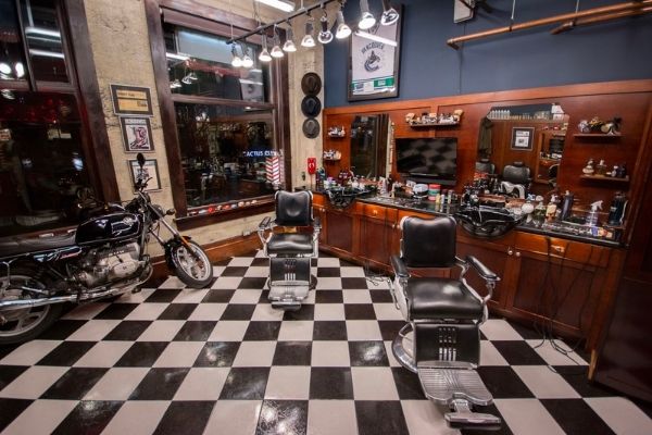 Giá cắt tóc của Barber Shop là bao nhiêu?