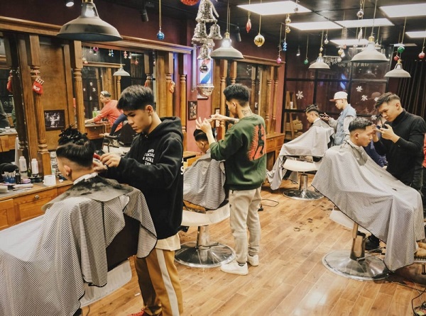 Tiệm cắt tóc Than barber gần đây đậm chất châu Âu ngay giữa lòng thủ đô