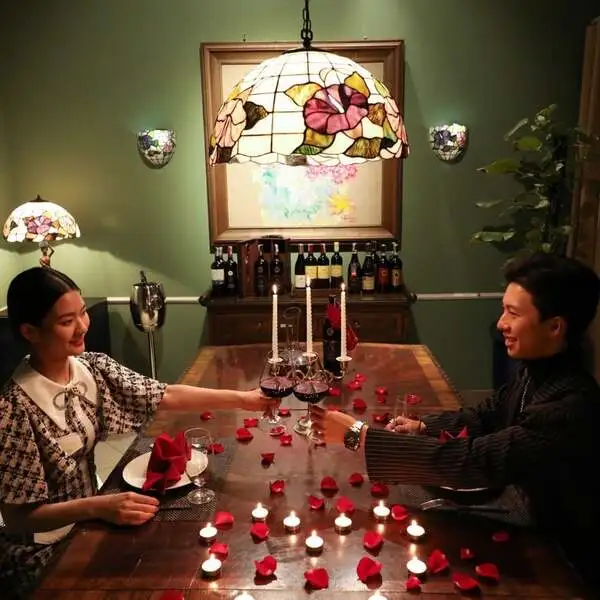 nhà hàng lãng mạn Valentine Hà Nội 