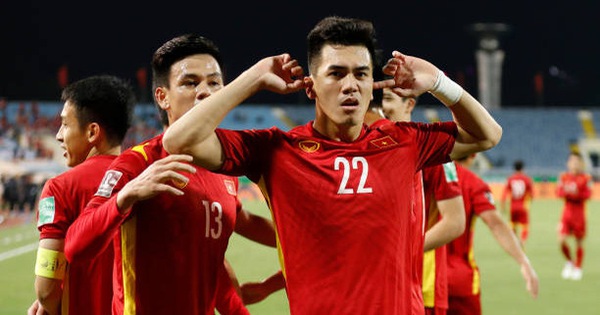 Hình ảnh Tiến Linh ăn mừng sau bàn thắng vào lưới đội tuyển Trung Quốc