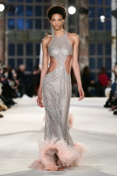 Chiếc đầm lấp lánh nổi bật trong bộ sưu tập Haute Couture Xuân Hè 2022 của Alexandre Vauthier