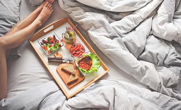 Phần lớn các cô gái đều yêu thích việc người yêu chuẩn bị bữa sáng 