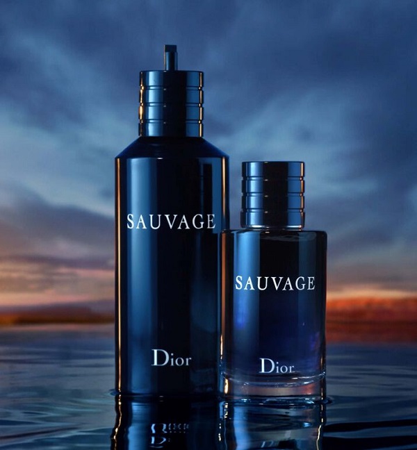 Dior Sauvage Eau de Toilettelà bí quyết để chàng trở thành tâm điểm của buổi tiệc