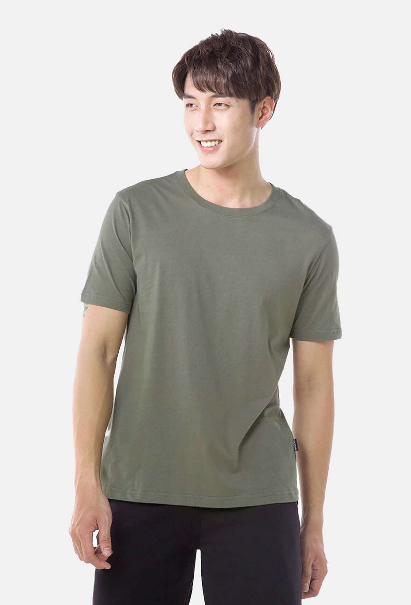 T-Shirt Coolmate Basics - undefined