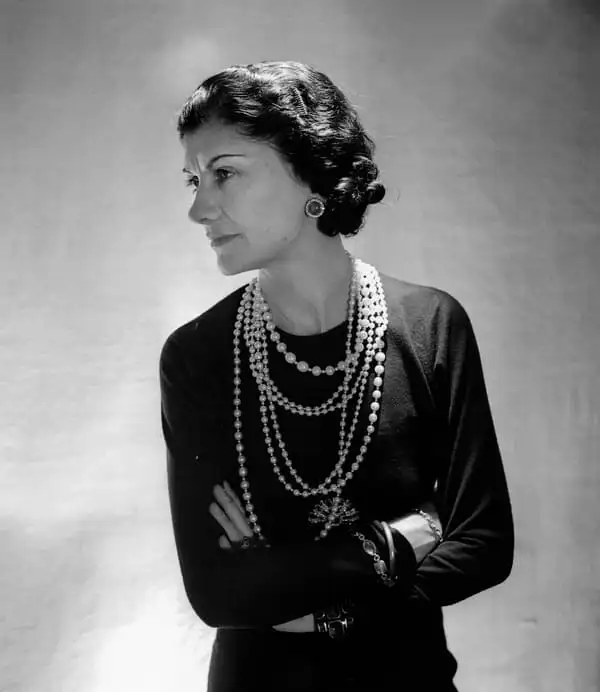 Vòng cổ ngọc trai từng gắn liền với tượng đài thời trang dành cho những quý bà - Coco Chanel