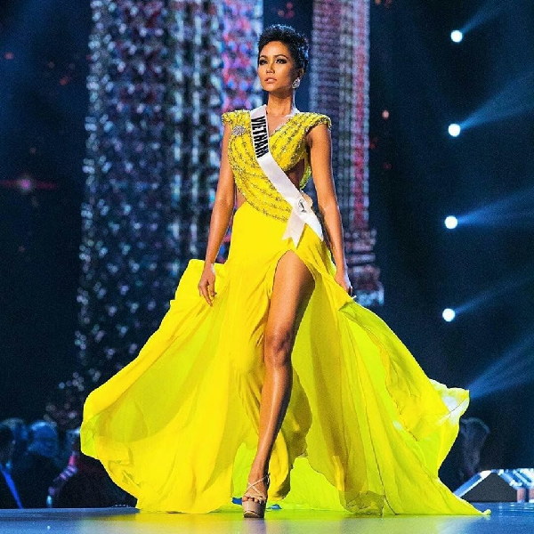 Hình ảnh kiêu sa của H’Hen Niê tại sân khấu đình đám Miss Universe 2018.