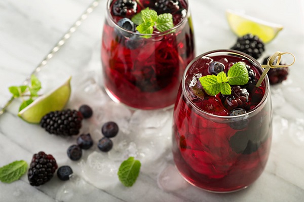 Blueberry Gin Sour có vị chua ngọt, nhẹ nhàng thanh mát để giải nhiệt hiệu quả