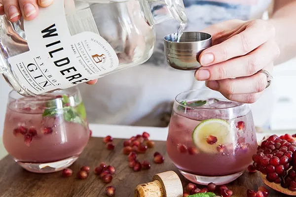 Rượu Gin phù hợp cho phái nữ chính là Pomegranate Gin Cocktail