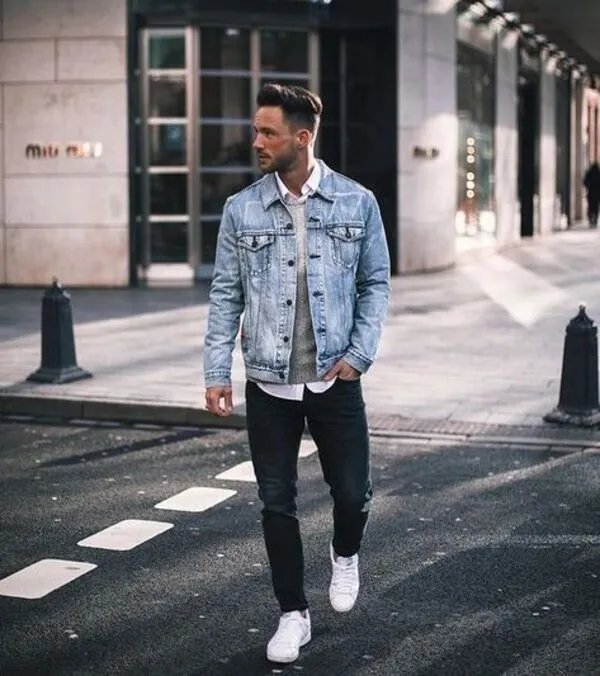 Phối đồ với áo denim jacket nam đơn giản cùng với quần jeans