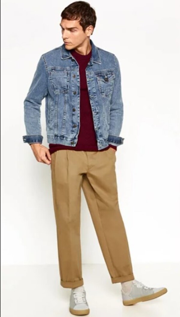 Một sự kết hợp độc đáo giữa quần ống đứng và áo denim jacket nam