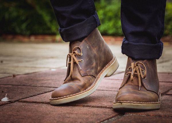 Giày Desert boots với vẻ ngoài cá tính và bụi bặm