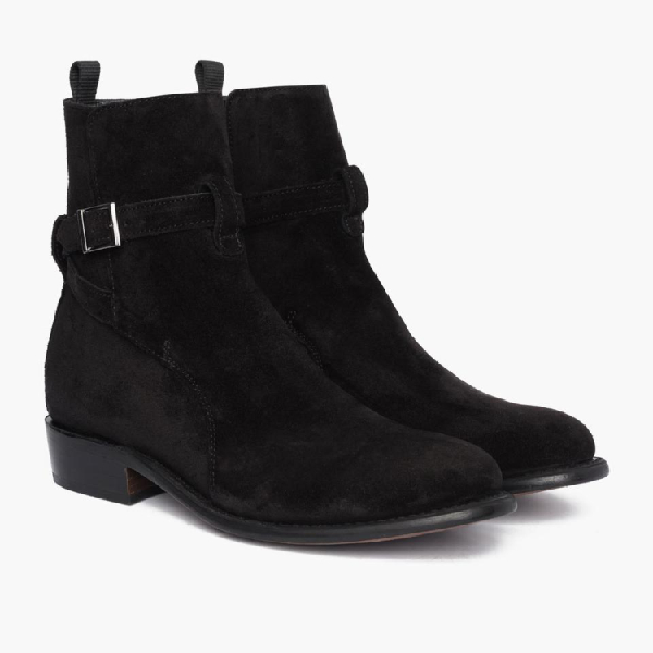Item có thể diện cả tuần đến từ thương hiệu “Thứ Năm” - Thursday Boots Co.