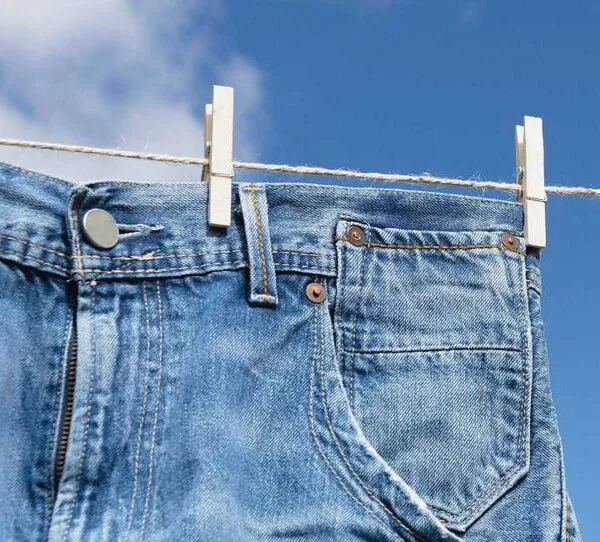 Bảo quản quần jeans bằng tủ lạnh cho hiệu quả bất ngờ.