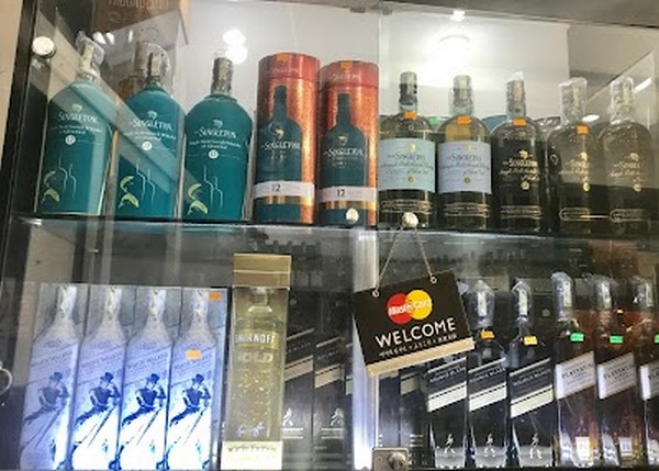 Mua rượu gin HCM: Top địa điểm mua rượu Gin cho các "dân chơi" Sài Thành